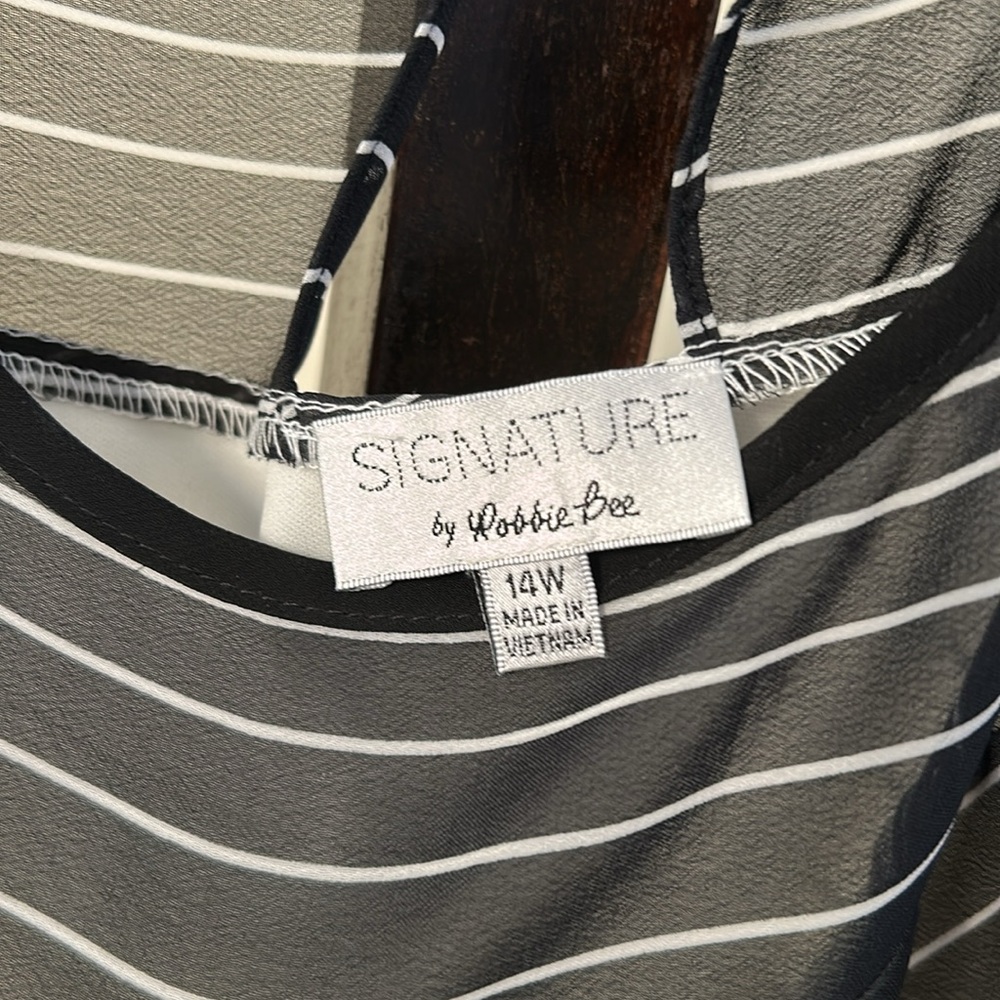 Signature by Robbie Bee Sheer Sharkbite Sleeveless Dress Black/White 16W EUC - Picture 4 of 8